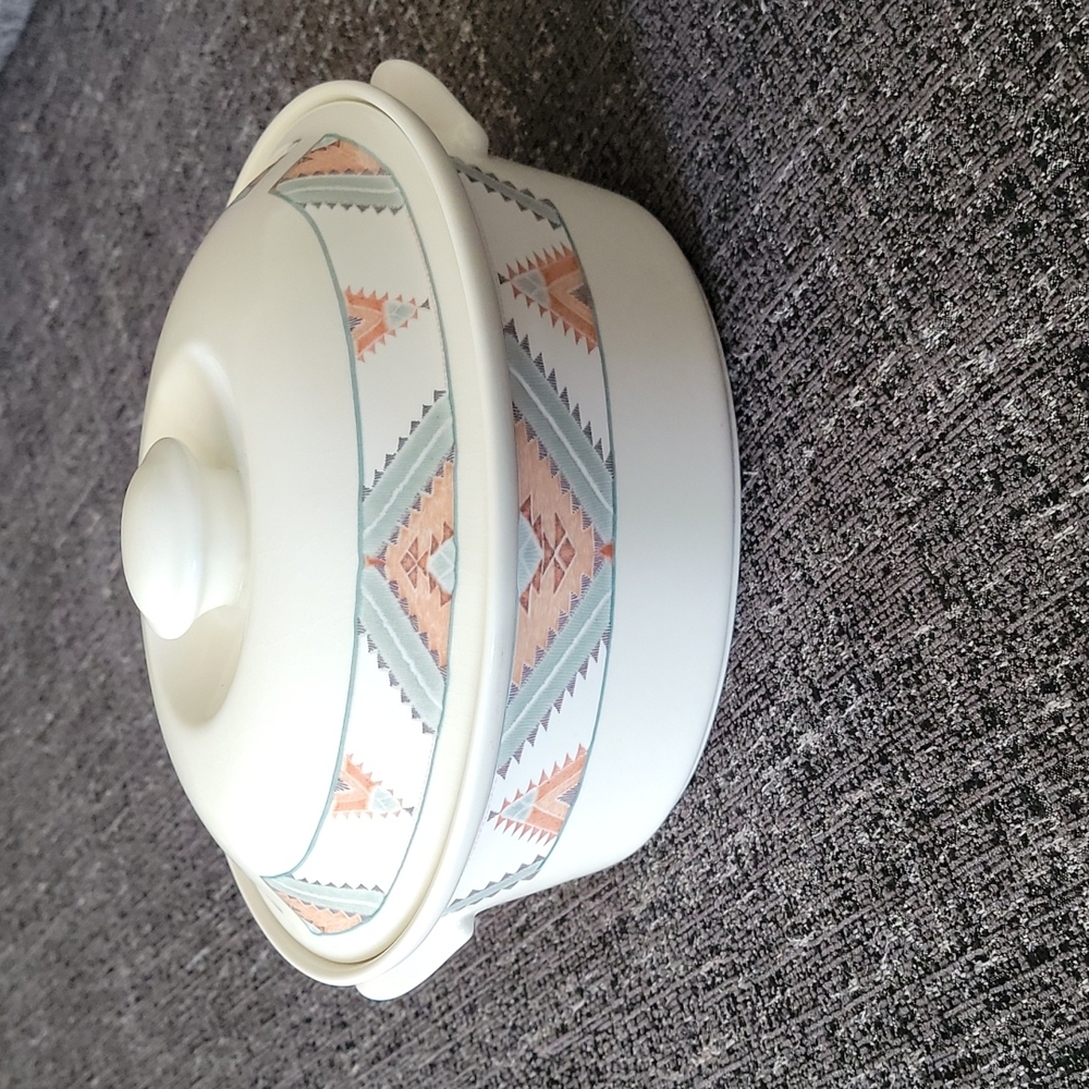 Mikasa Intaglio Santa Fe Oval Casserole Dish
